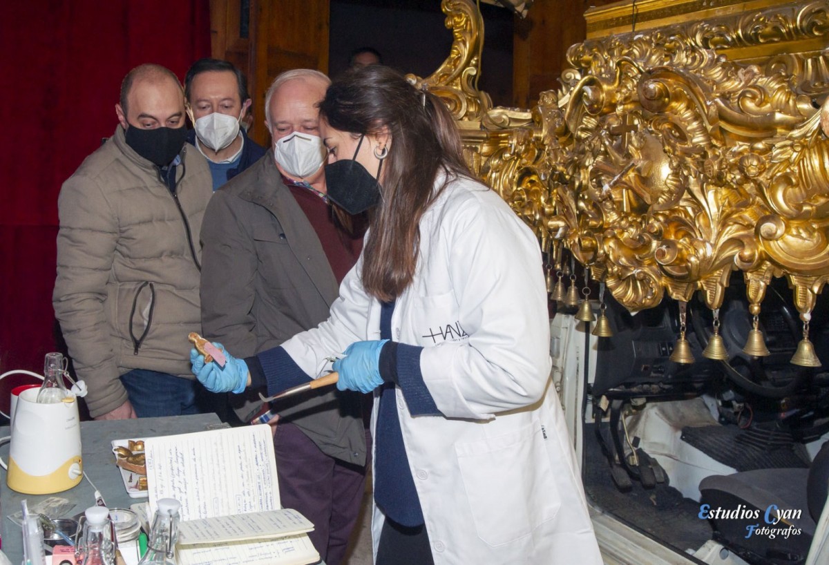 La Asociación de San Jorge restaura la peana procesional de la imagen de Sant Jordi de Alcoy